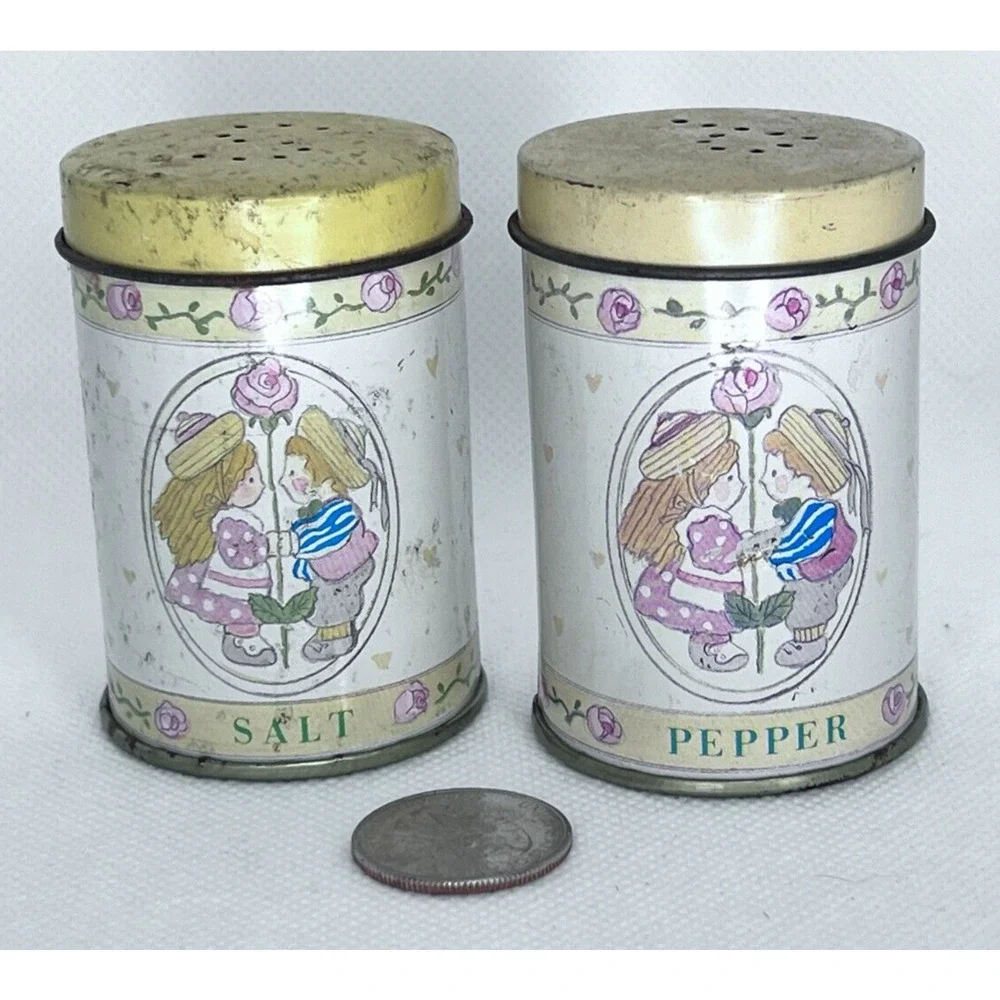 1989 Hartin International Tin Salt & Pepper Shakers Girl & Boy Picnic Vintage